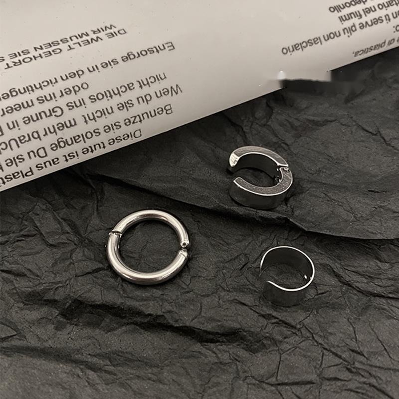 Khuyên Tai Kẹp Bằng Thép Titan Đơn Giản Cá Tính Dễ Phối Đồ Phong Cách punk unisex