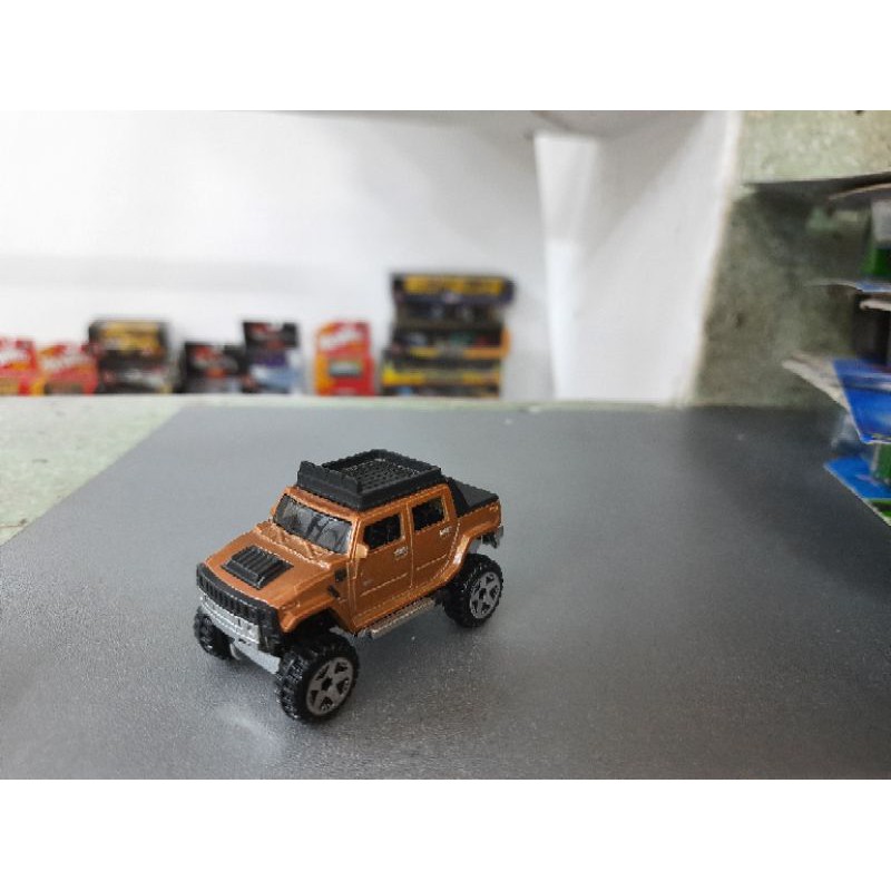 Xe Hot Wheels Hummer màu nâu