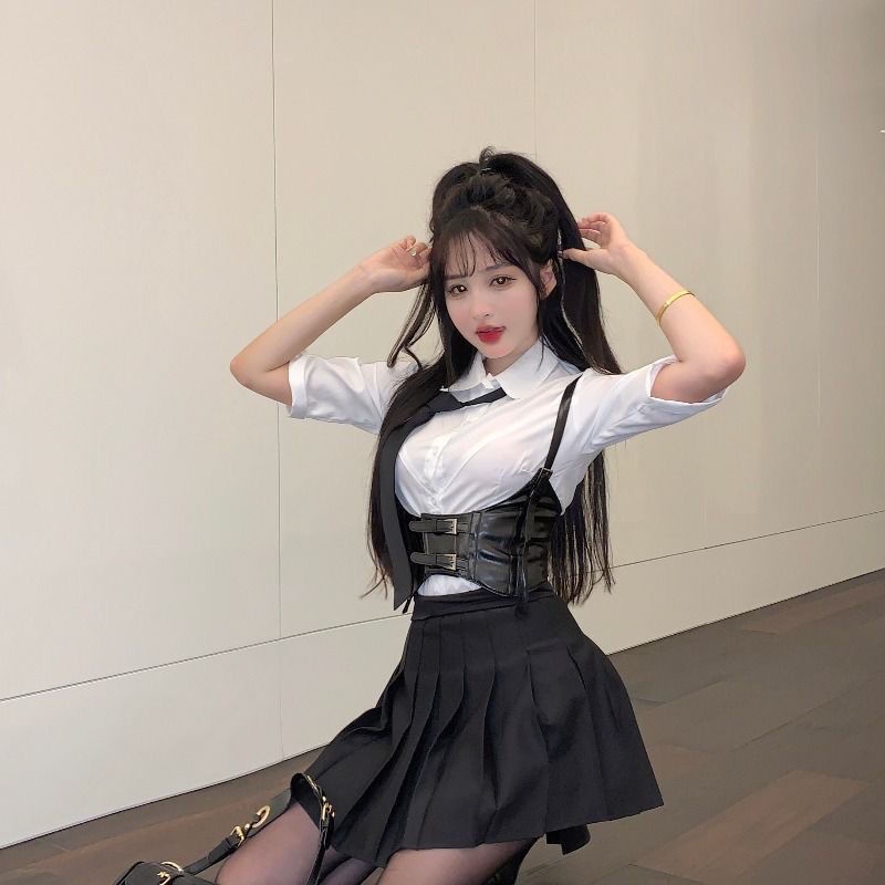 Hàng Có Sẵn  Bộ Đồng Phục Xếp Ly Sát Nách Dáng Ôm Phong Cách Preppy Pháp Quyến Rũ Cho Nữ