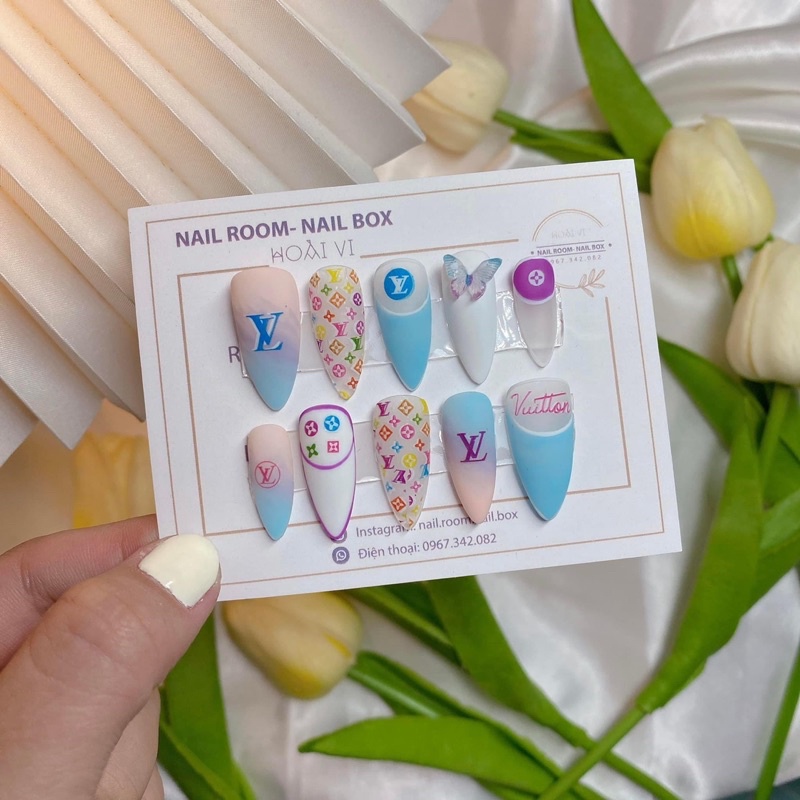 NAIL BOX Móng Úp Thiết Kế Thương Hiệu LV