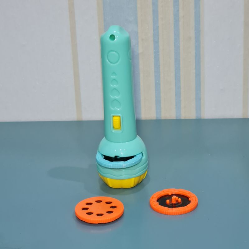 Đèn pin chiếu hình cho bé 24 hình động vật sắc nét BENZ STORE  DP00