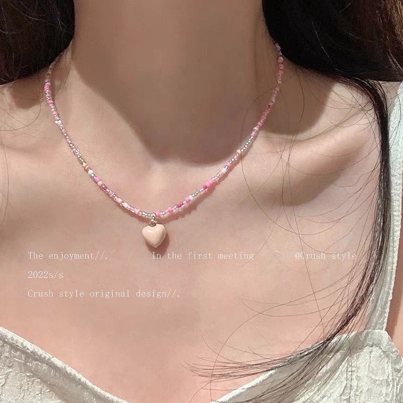 Vòng cổ hạt cườm charm tim