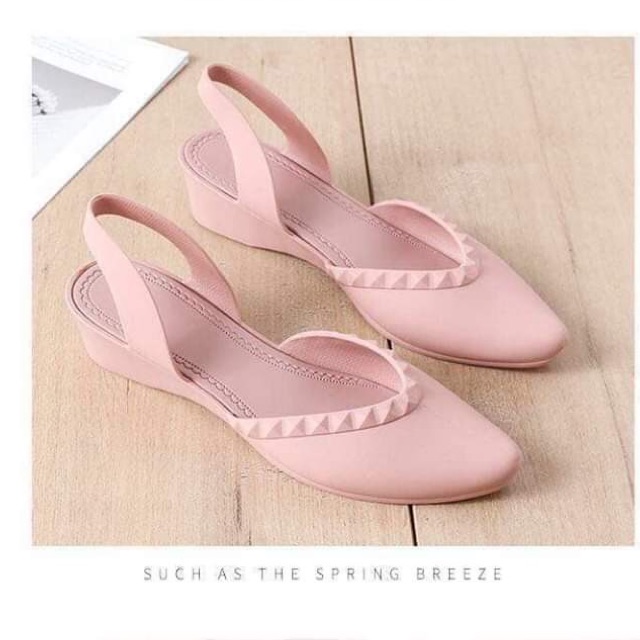 Giày kiểu nhựa nữ đi mưa rất đẹp