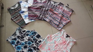 Áo croptop sát nách hiệu Forever21