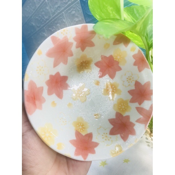 Chén hoa nổi