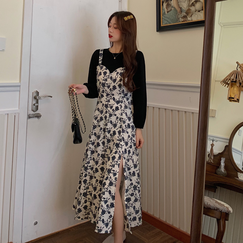 [QUÀ TẶNG LÀ GÓI XẢ VẢI BẠN NHÉ] Đầm nữ dáng rộng phối hoa nhí 2021, Váy hai dây kèm áo dài tay ôm body màu đen cổ tròn | BigBuy360 - bigbuy360.vn