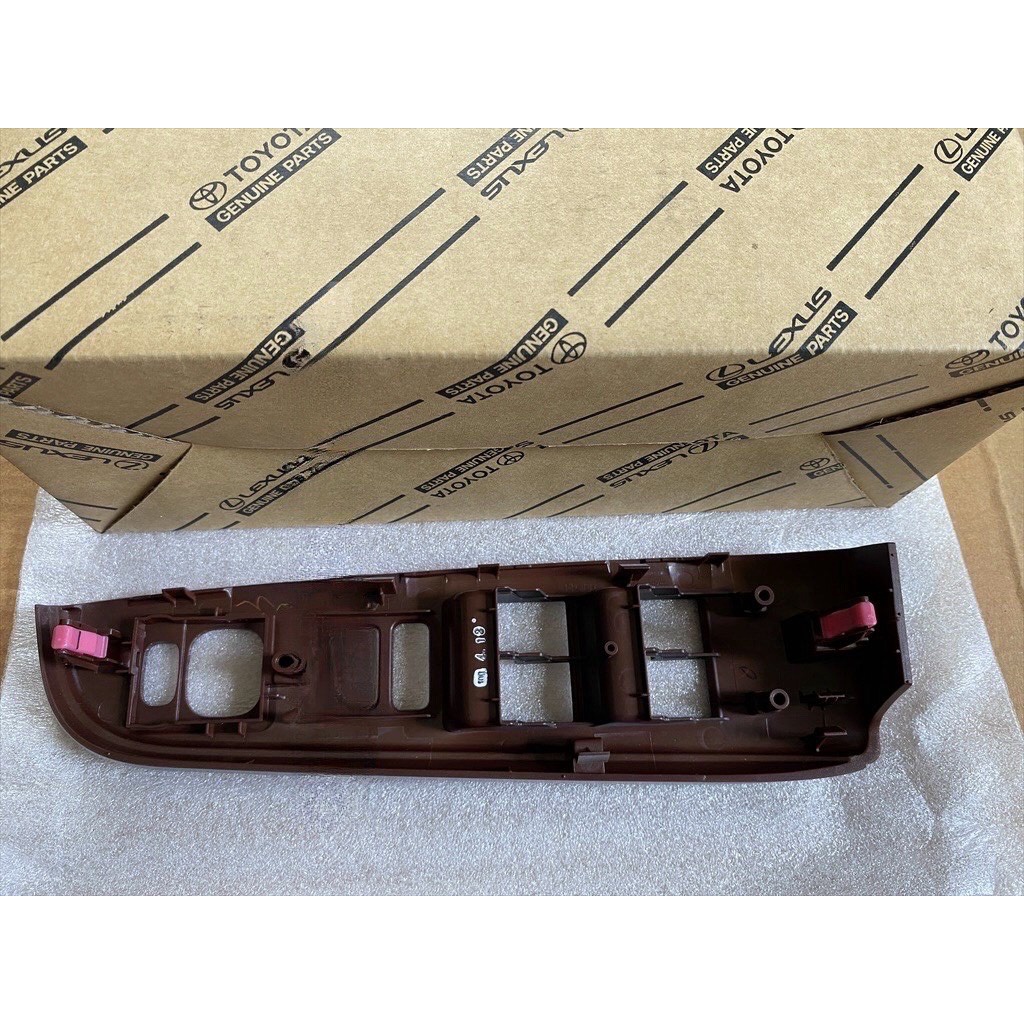 Ốp công tắc lên kính tổng Toyota Camry 2013 chính hãng -
