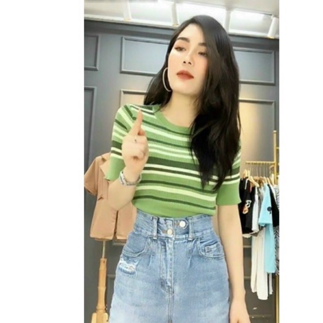 Áo len kẻ phối màu dáng ngắn bo eo cổ tròn tay cộc form croptop AL6014 - NhiNhi Shop
