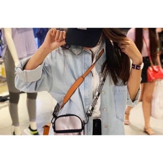 Túi đeo chéo mini hồng