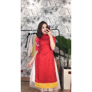 Áo dài gấm đỏ tay hoa