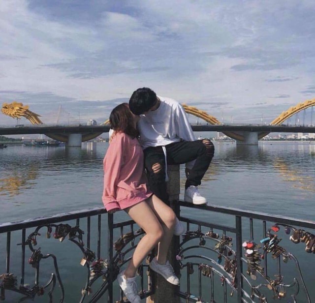 ÁO THU ĐÔNG IN CHỮ TAY PHỒNG-dáng unisex chất da cá màu hồng-trắng | BigBuy360 - bigbuy360.vn