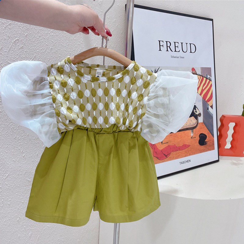 Bộ Áo Sơ Mi Tay Ngắn Phồng + Quần Short Màu Xanh Lá Thời Trang Mùa Hè Cho Bé Gái