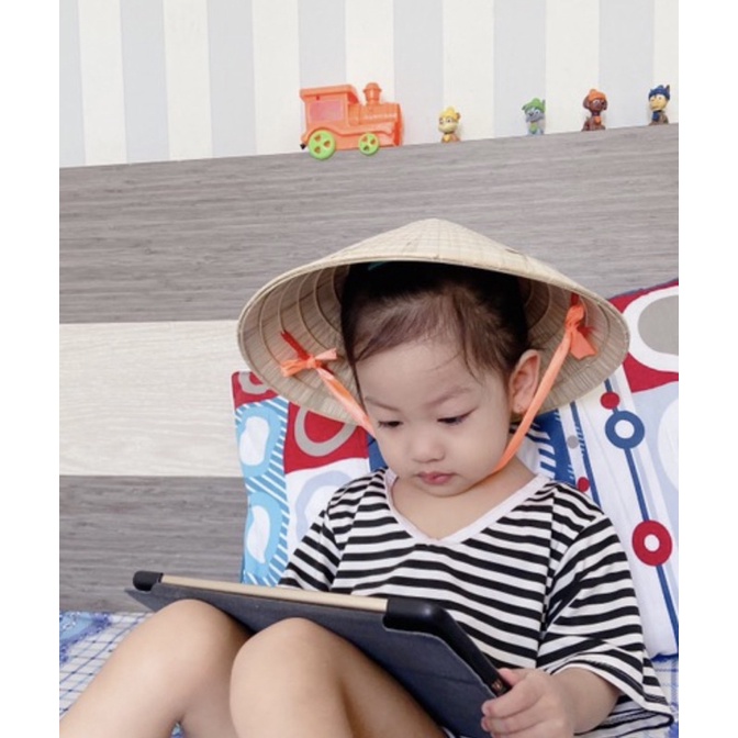 Nón Lá Cho Bé 1 Đến 4 Tuổi