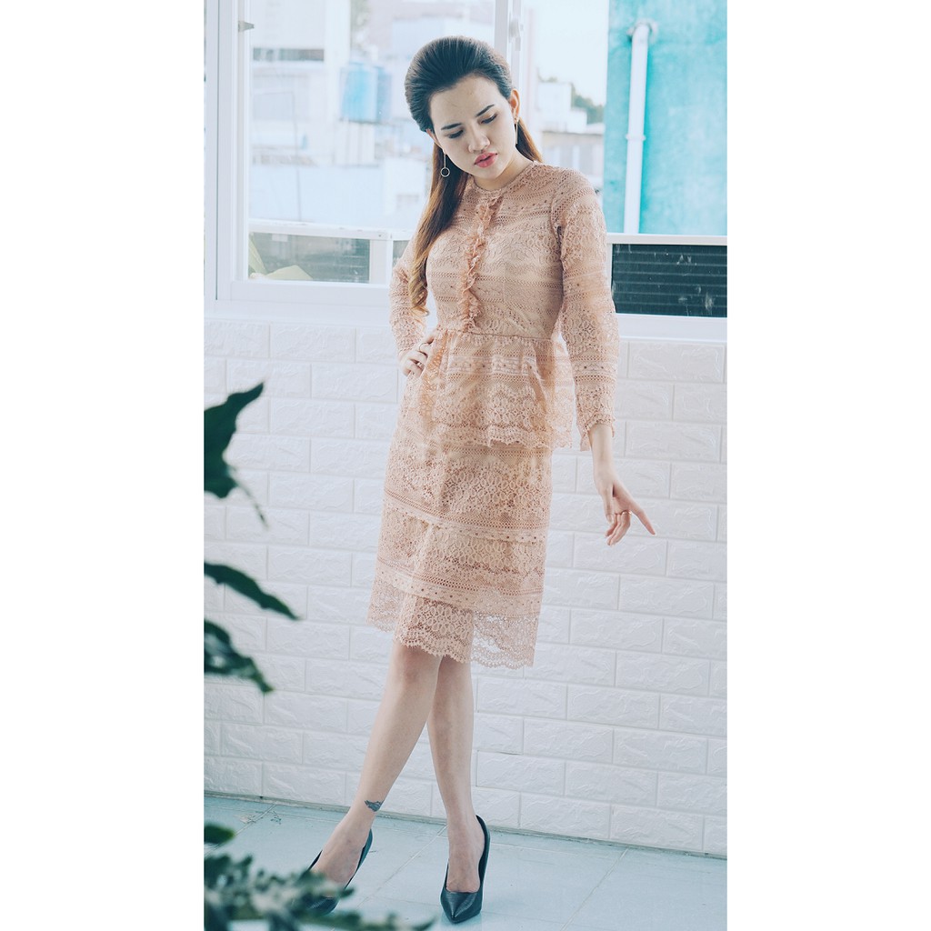 Đầm thiết kế - Đầm ren ôm màu nude tay dài nhiều tầng - Đầm đi tiệc sang trọng - Đầm công sở
