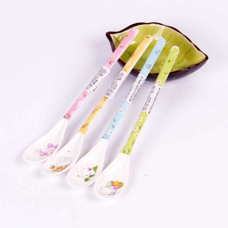 Muỗng ăn dặm bằng nhựa thiết kế nhiều kiểu tùy chọn cho bé