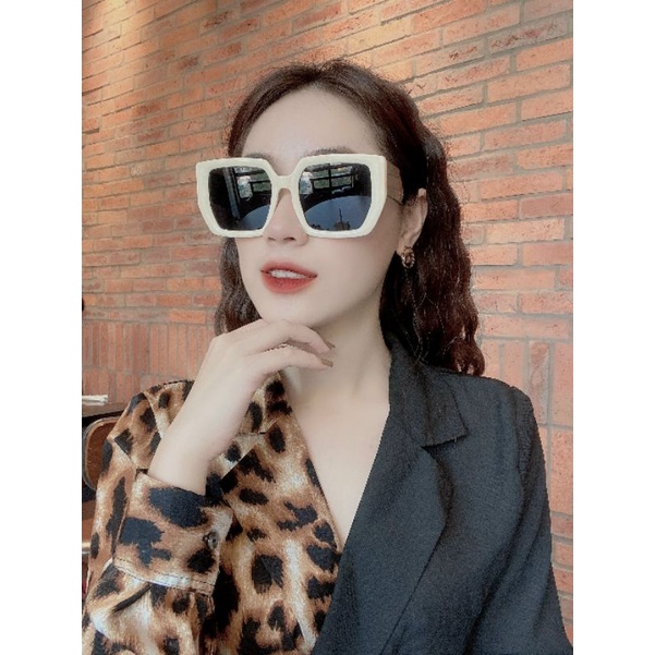 Kính Shein full box chính hãng có mail mua hàng của web chính hãng