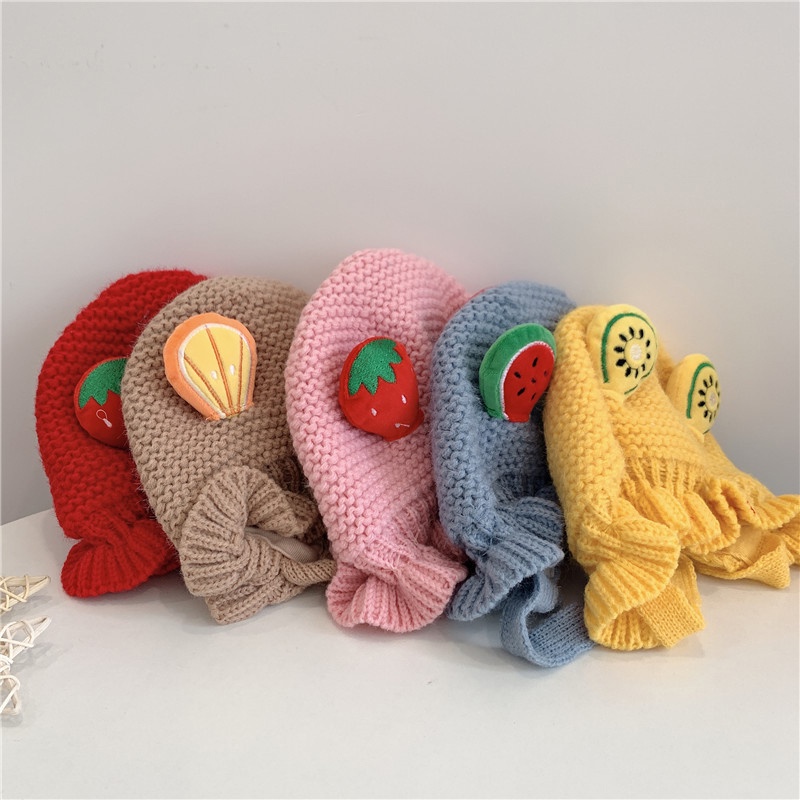 Mũ trùm đầu dệt kim màu trơn đính quả dâu tây dễ thương cho bé gái
