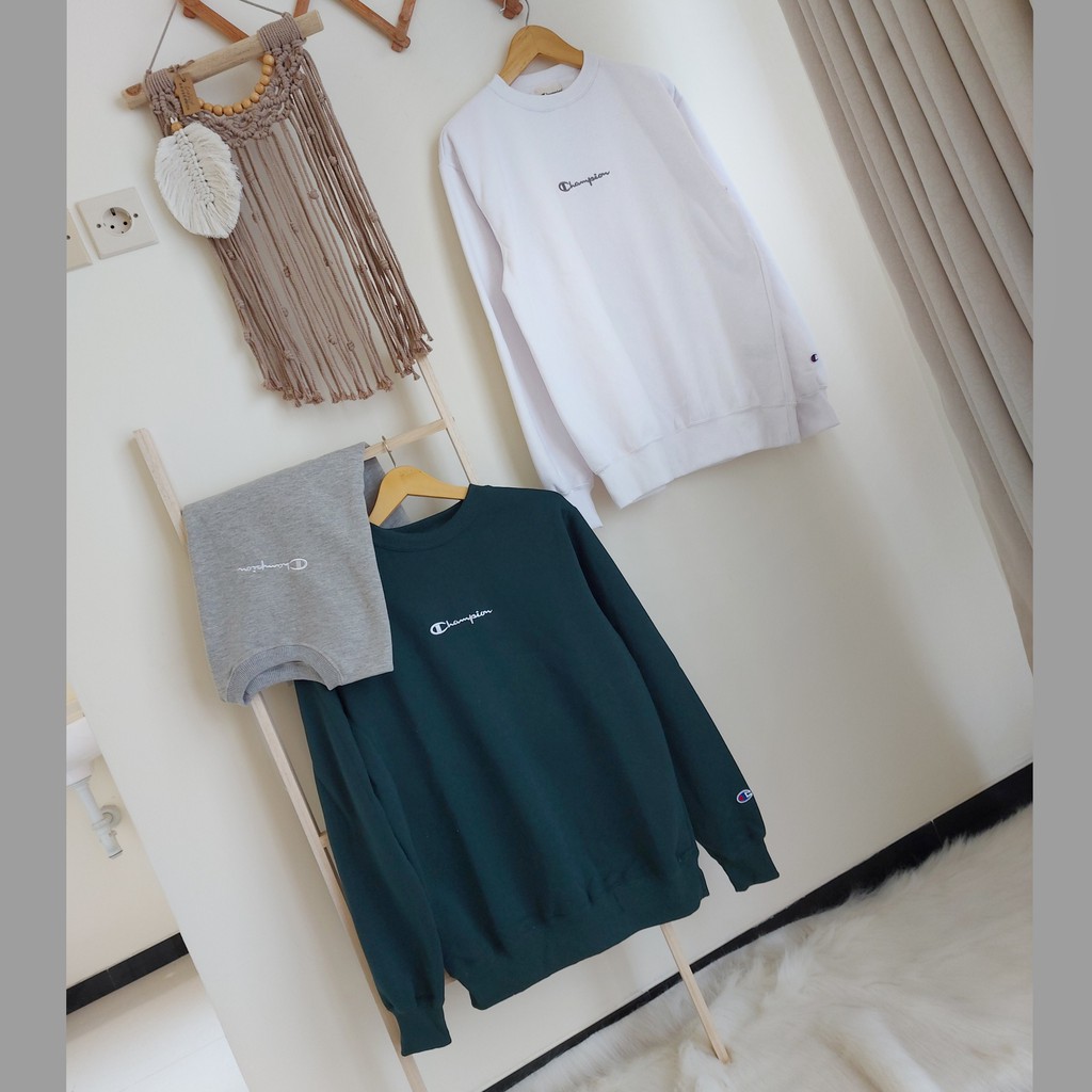 Áo Sweater Cổ Tròn Thêu Chữ Champion Độc Đáo