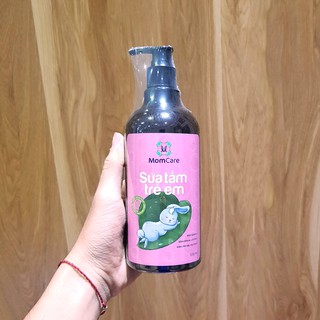 Sữa tắm trẻ em Momcare