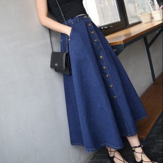 Siêu phẩm Jeans. Váy Jeans xoè dáng dài kết hợp hàng nút cá tính