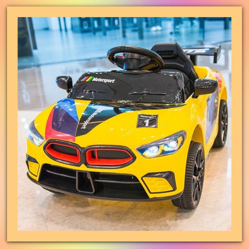 Xe ô tô điện kiểu dáng BMW có điều khiển