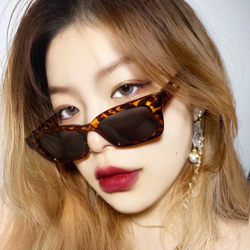 Kính râm chống tia UV400 gọng vuông phong cách Hàn Quốc sành điệu | BigBuy360 - bigbuy360.vn