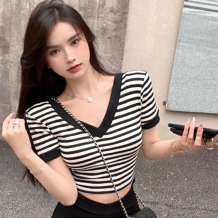 Áo Thun Dệt Kim Trễ Vai Họa Tiết Kẻ Sọc Phong Cách Quyến Rũ