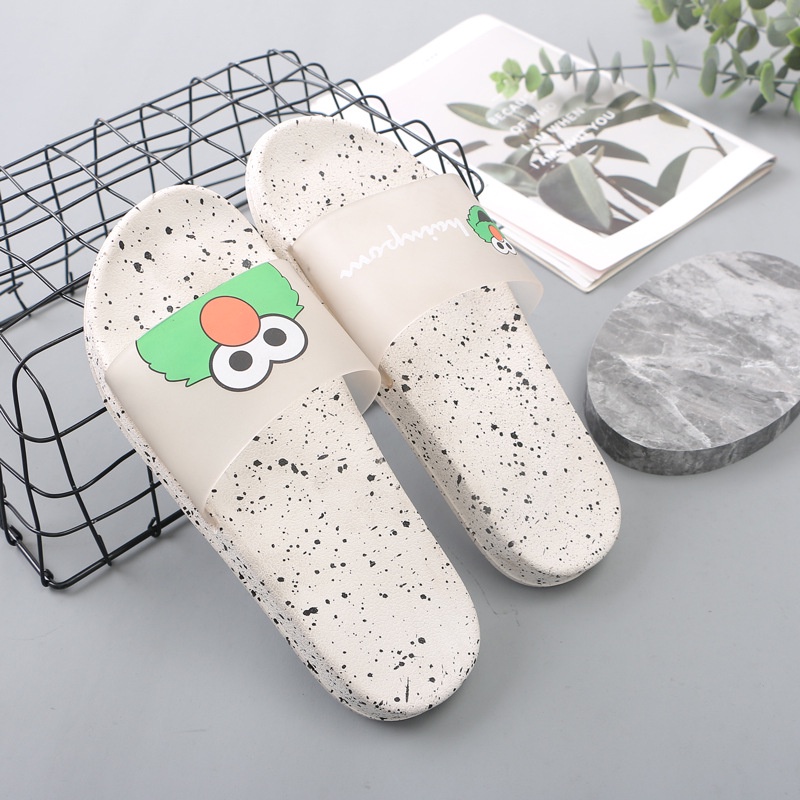 Dép bánh mì hoạt hình con gà 2 mặt cute mắt trố MKS40