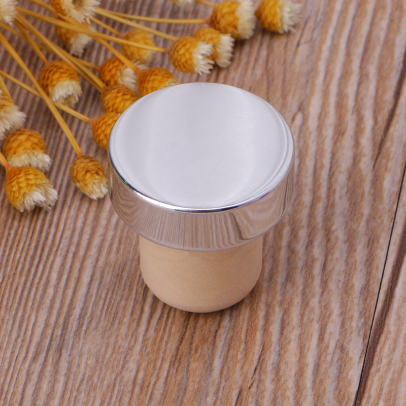 Nút kim loại đậy chai rượu