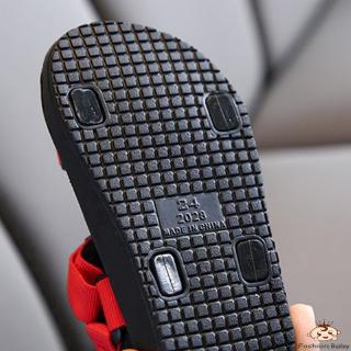 Giày sandal cho bé đáng yêu