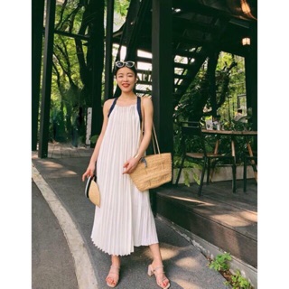 Váy maxi hở lưng