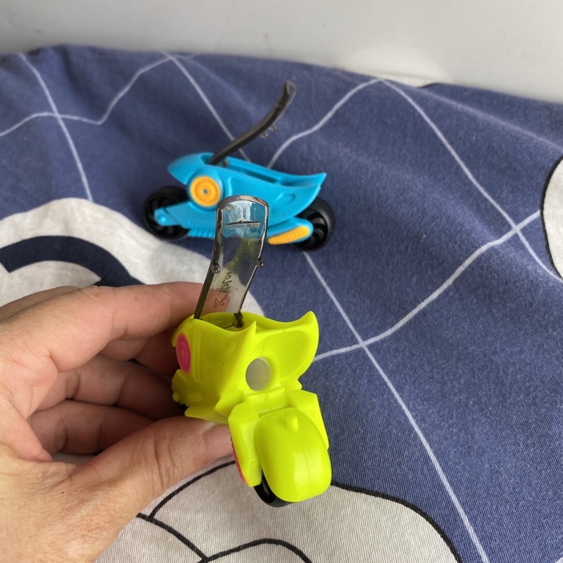 Chuốt viết chì hình chiếc xe mô tô