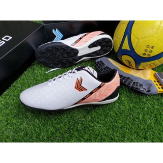 Combo giày đá banh người lớn và trẻ em tặng kèm tất