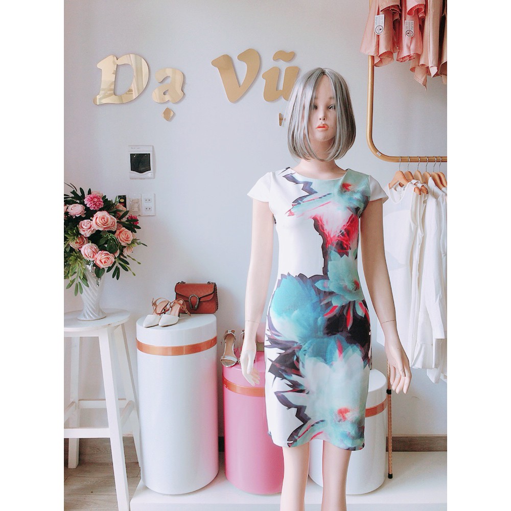 VÁY ÔM BODY HONGKONG MÀU TRẮNG PHỐI HỌA TIẾT HOA XANH SIÊU XINH