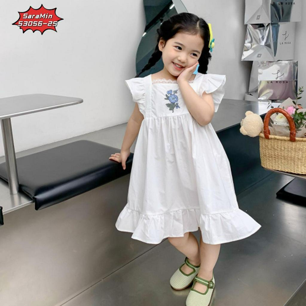 Váy sara trắng thêu hoa ngực