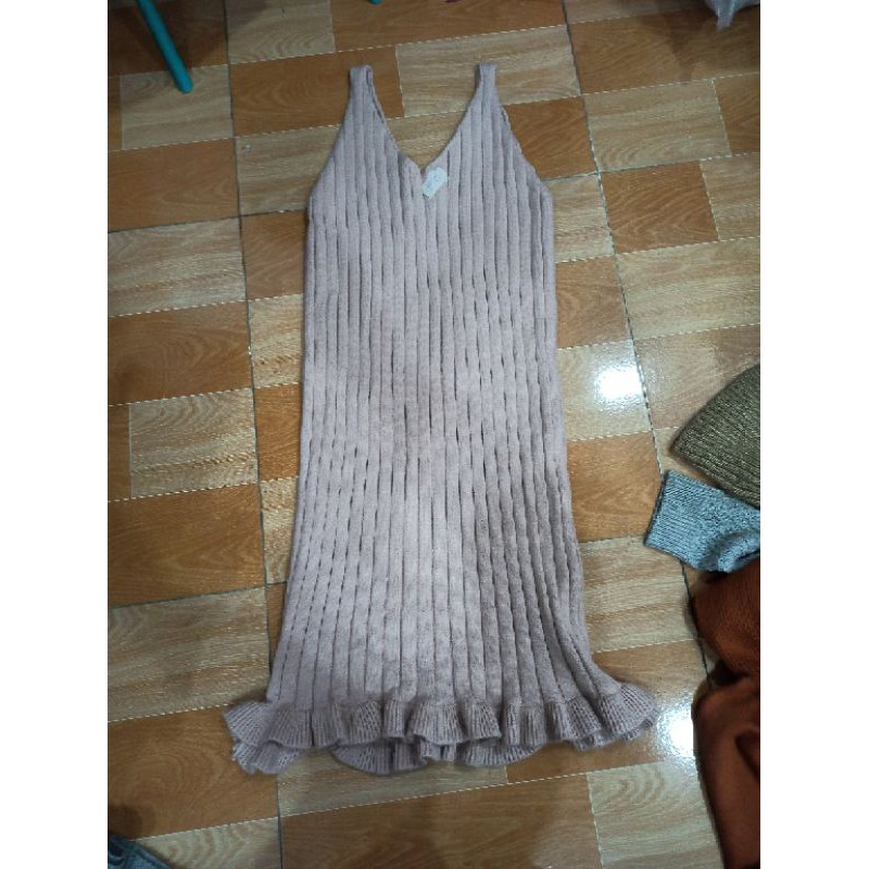 Đầm len và áo phao 280