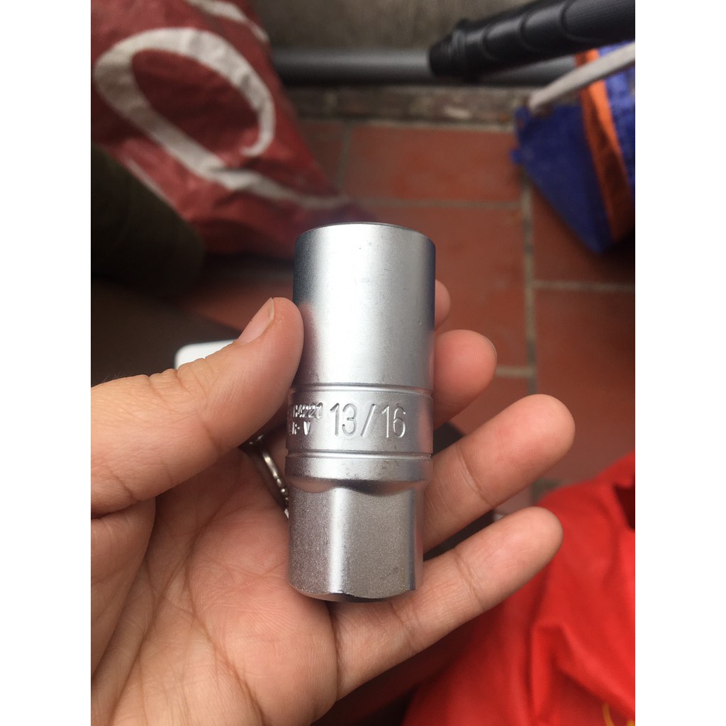 Khẩu tháo bugi đầu 1/2' cỡ 16mm và 21mm jonnesway S17H4216, S17H4221