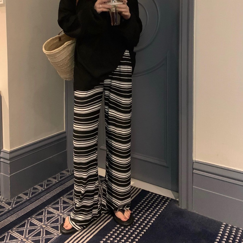 Quần Dài Nữ Ống Rộng Kẻ Sọc Trắng Đen Thời Trang Hàn Quốc