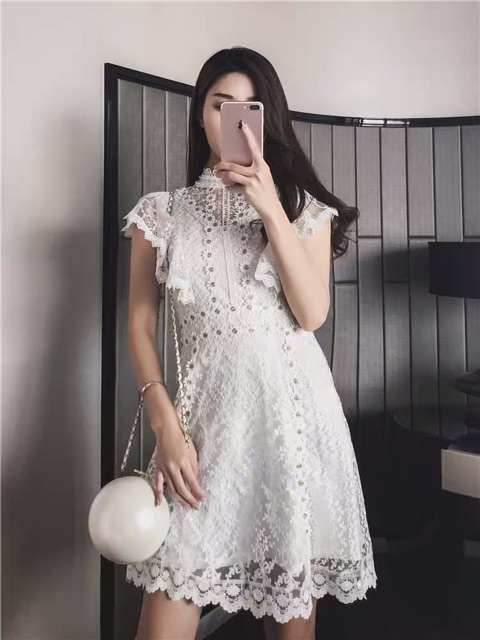 (HÀNG ORDER) Váy ren tay cánh tiên dáng dài thêu hoa cầu kì GNCM | BigBuy360 - bigbuy360.vn