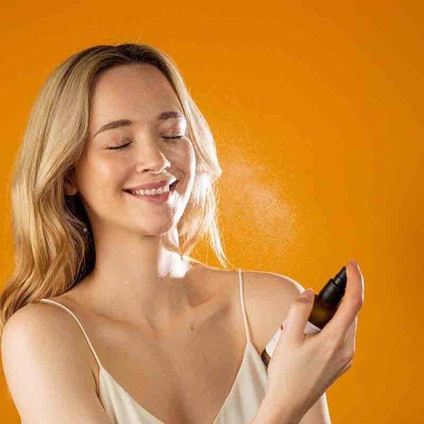 Trilogy Toner Kiêm Xịt Khoáng Vitamin C Dưỡng Sáng & Phục Hồi Da Energising Mist Toner 100ml | BigBuy360 - bigbuy360.vn