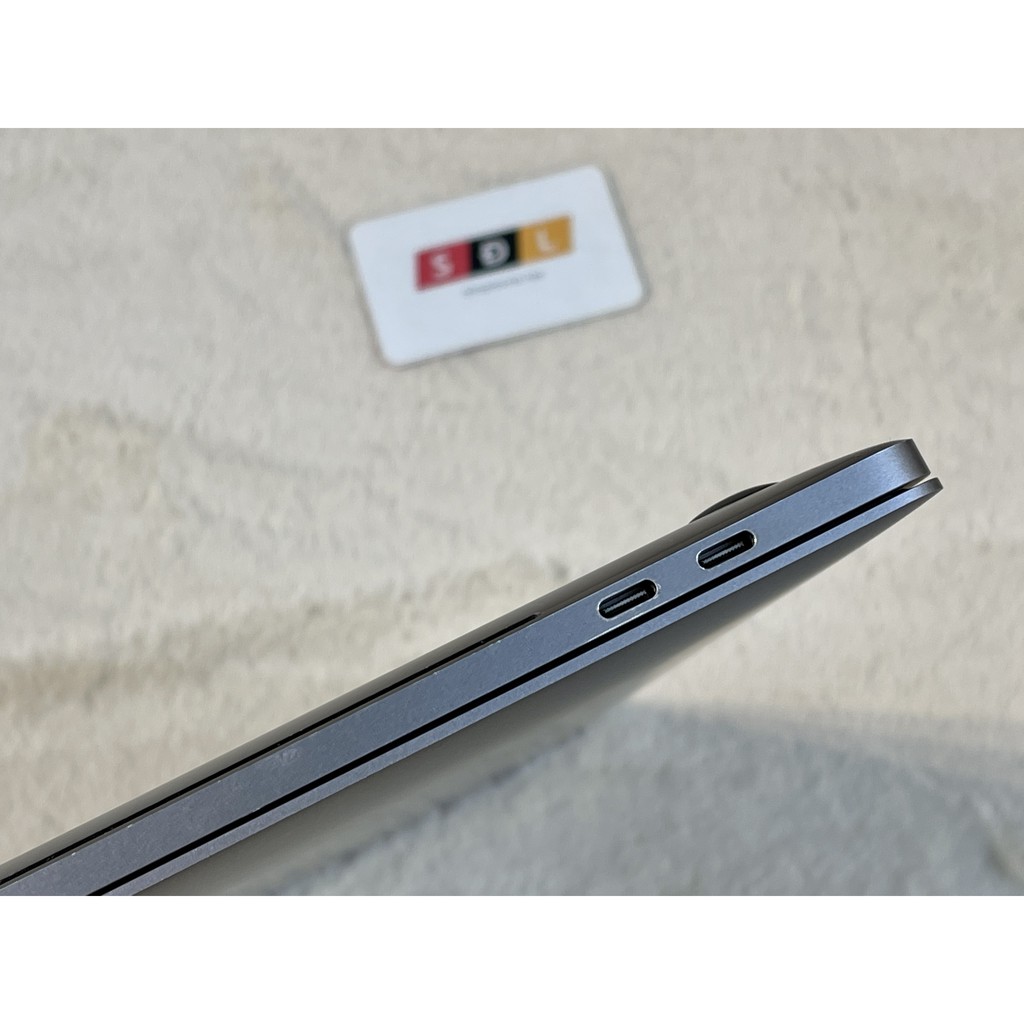 Máy tính MacBook Pro (15-inch, 2016) Quad-core i7 2.6 GHz/ RAM 16GB / SSD 256GB FLH32 | BigBuy360 - bigbuy360.vn