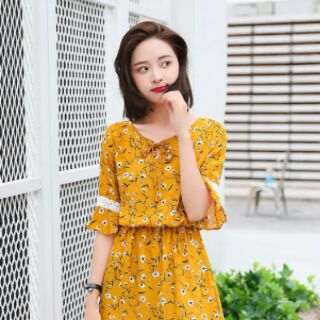 Váy hoa tay lỡ