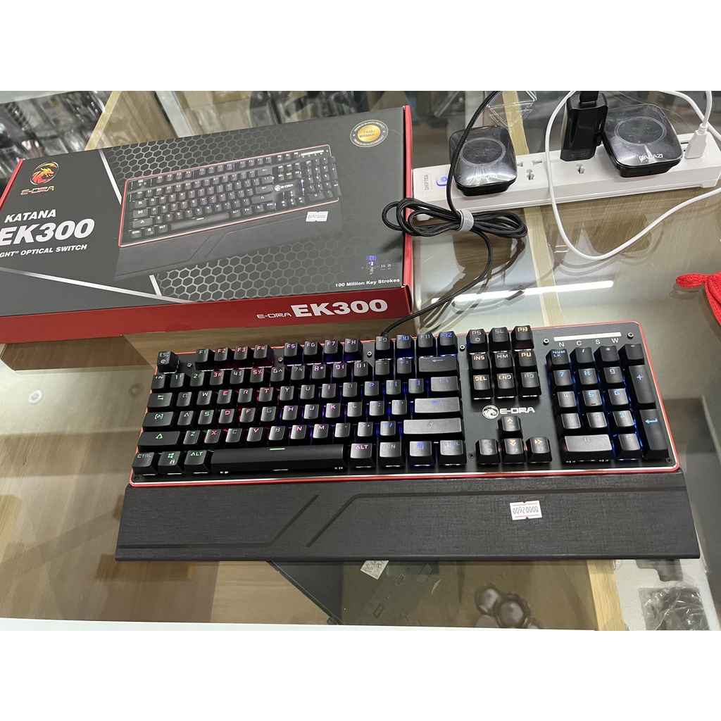 Bàn phím cơ Gaming Edra EK300 ĐỘ BỀN CAO MÀU ĐEN, LED ĐỔI MÀU NHIỀU CHẾ ĐỘ, CHÍNH HÃNG Bảo hành 24 tháng