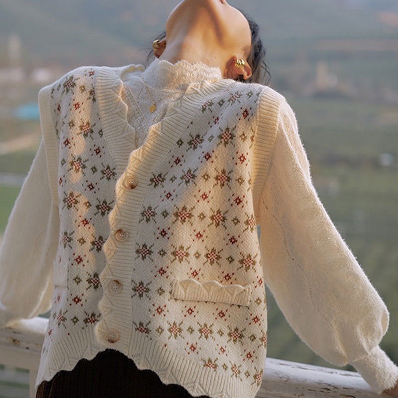 Áo Gile len hoa nhí phong cách vintage cổ điển
