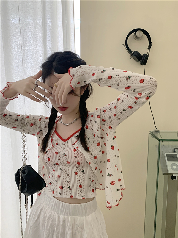 Bộ Đồ Hai Mảnh Áo Hai Dây Họa Tiết Dâu Tây 42644 + Áo Khoác Camisole42644 | BigBuy360 - bigbuy360.vn