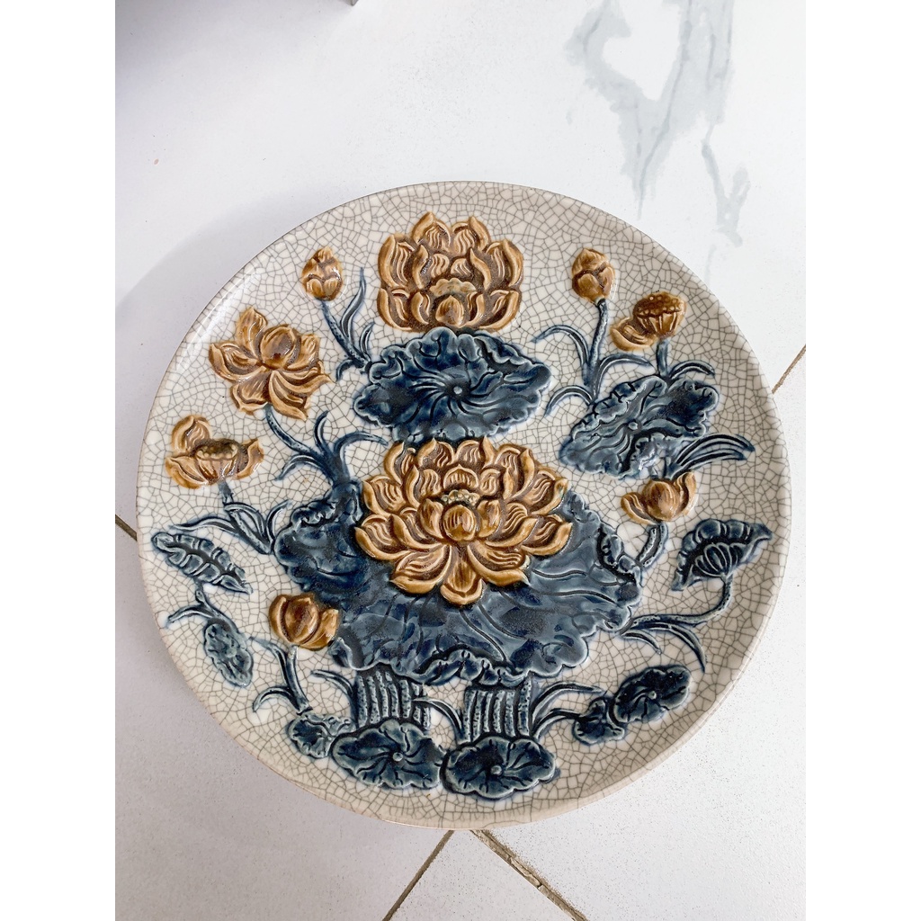 - Đĩa đựng hoa quả men rạn nổi hoa sen