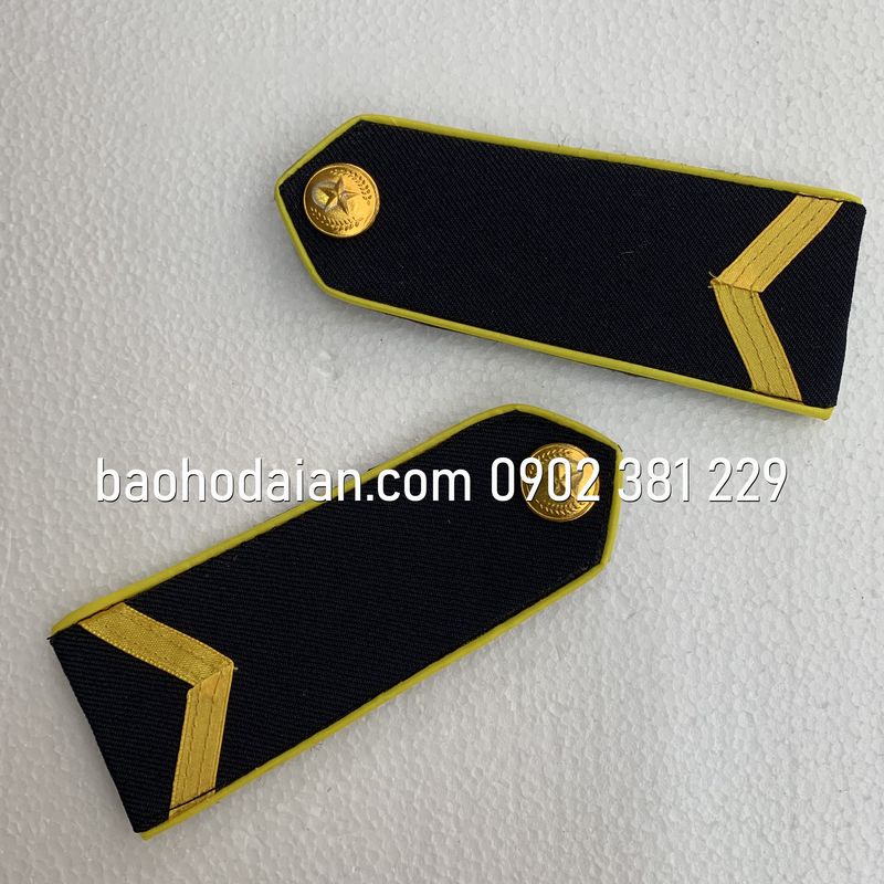 Cầu vai bảo vệ viền vàng gạch V mũi tên (1 cặp)