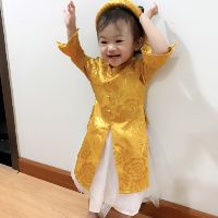 Áo dài cách tân lụa cho bé