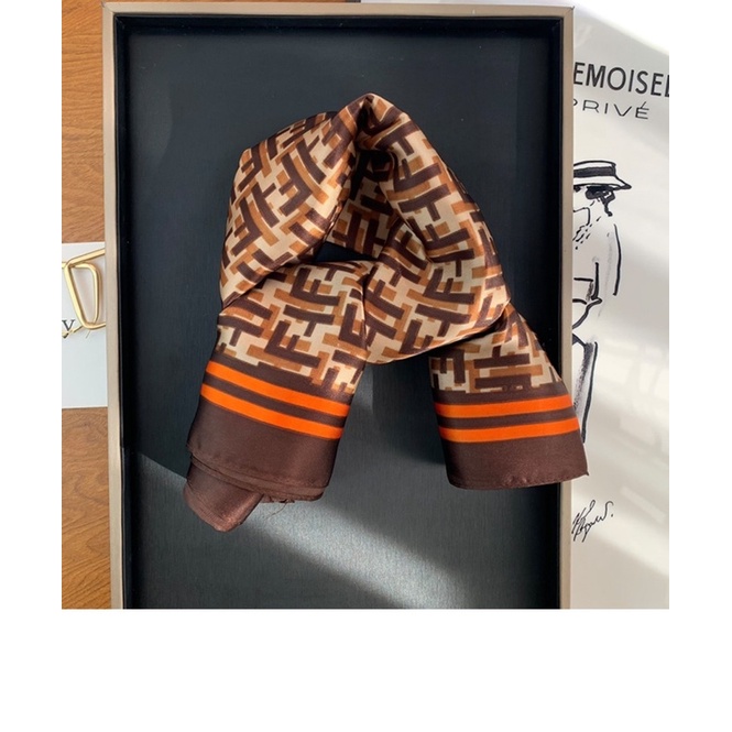 Khăn choàng cổ lụa vuông size 70x70cm