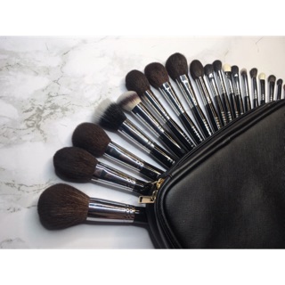 Bộ cọ BoBBI Brown 30 cây